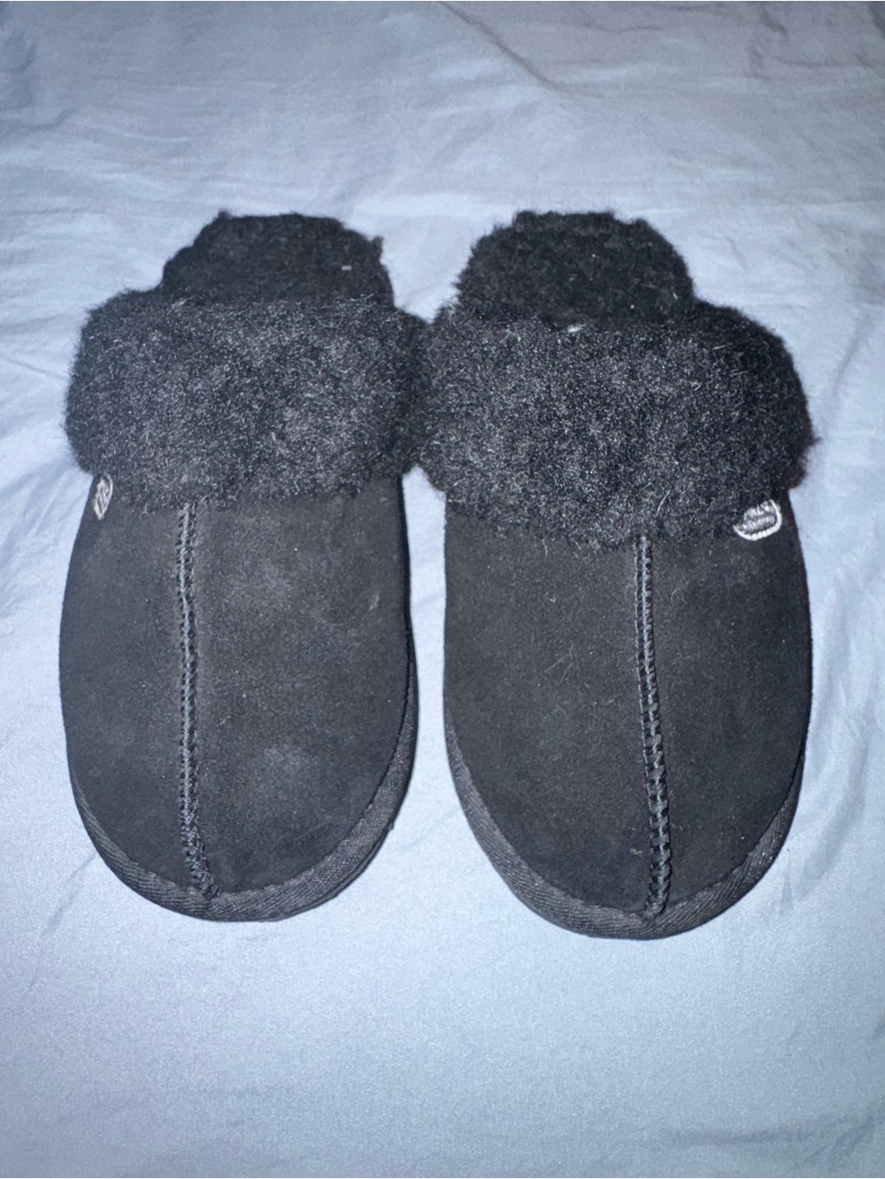 Girls pawl slipper, shoes, size 6 1/2